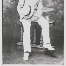 E. du Perron
