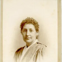Caroline E. Destrée